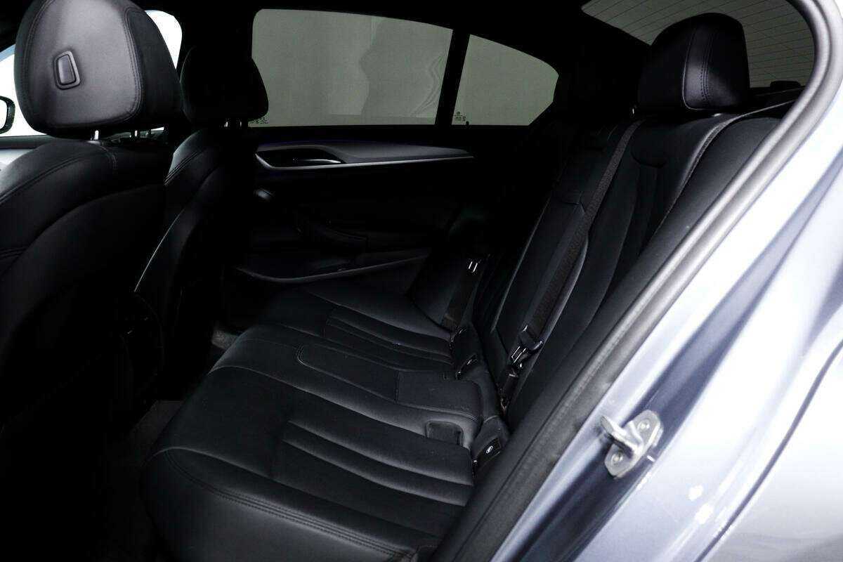 BMW 5 серии 520i, 2019 Фото №12