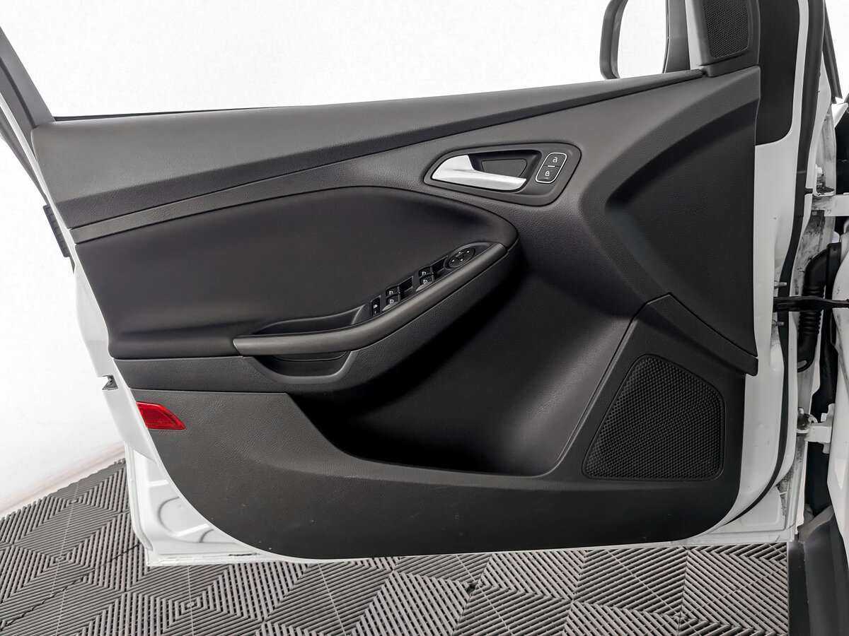Ford Focus, 2018 Фото №15