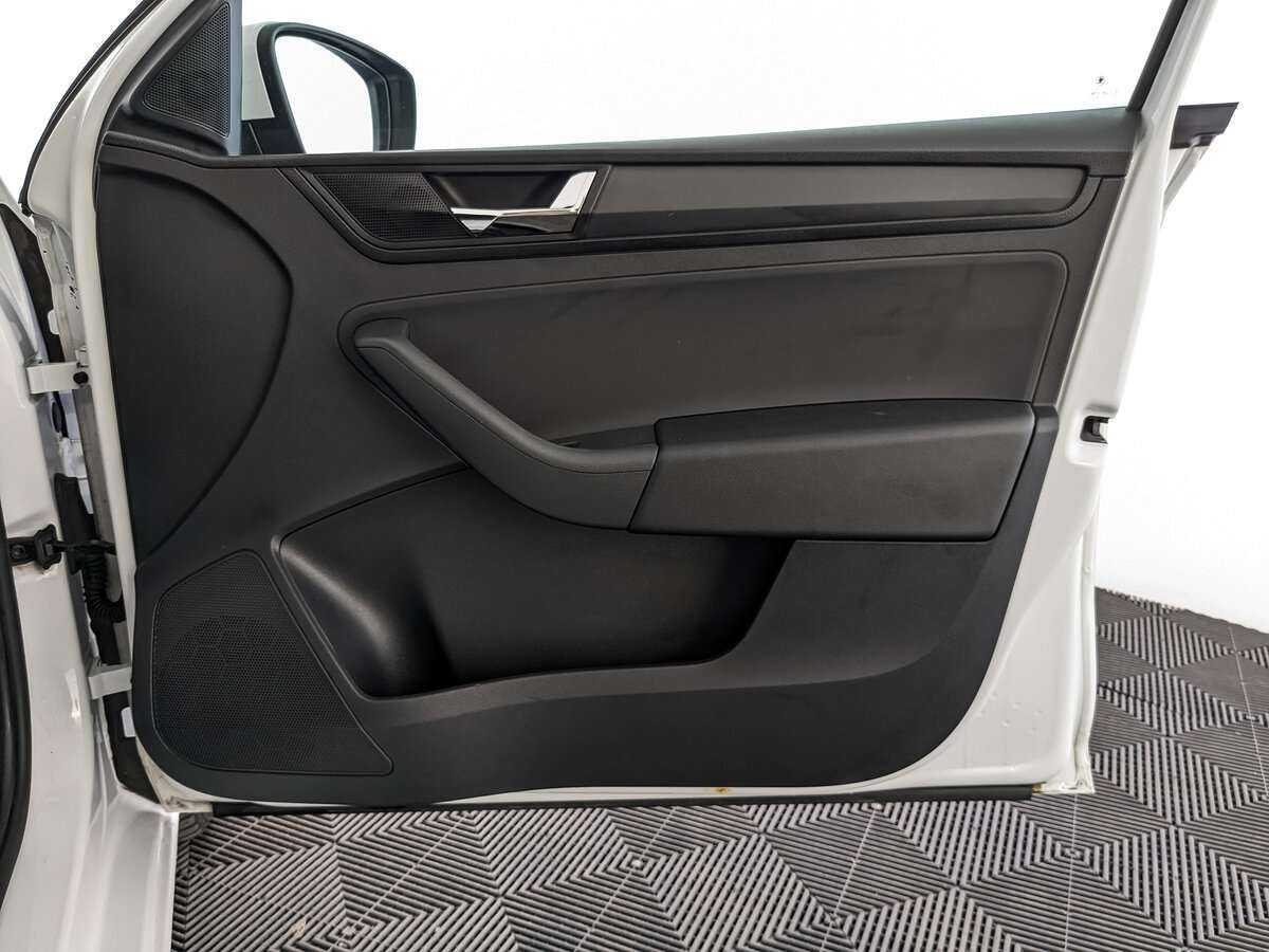 Skoda Rapid, 2018 Фото №21