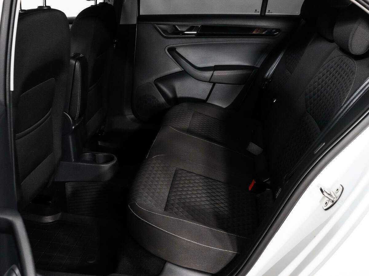 Skoda Rapid, 2017 Фото №7