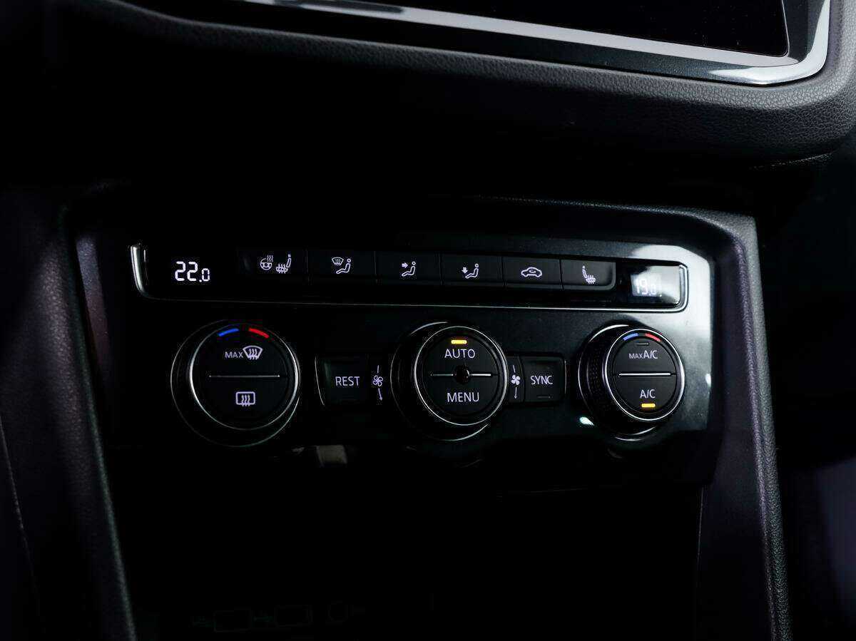 Volkswagen Tiguan, 2019 Фото №15