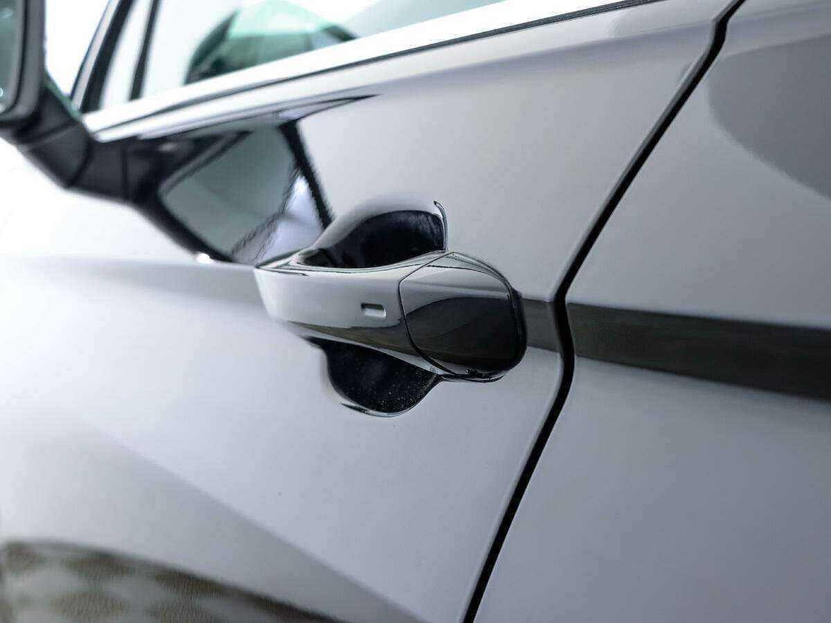 Volkswagen Tiguan, 2018 Фото №17