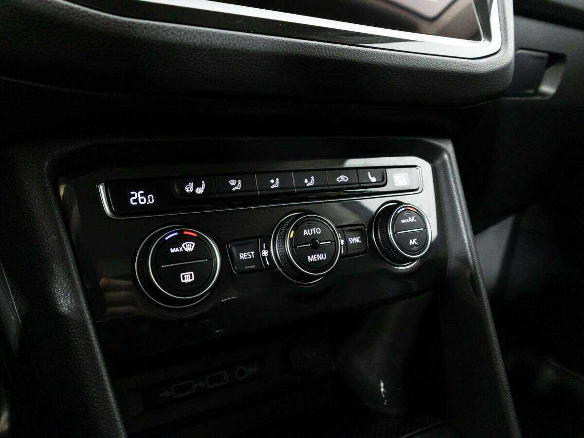 Volkswagen Tiguan, 2019 Фото №18