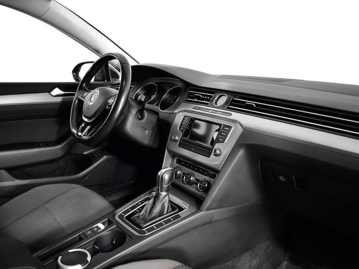 Volkswagen Passat, 2017 Фото №9