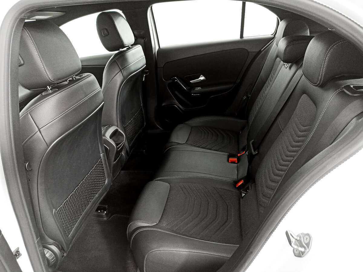 Mercedes-Benz A-Класс 200, 2018 Фото №10