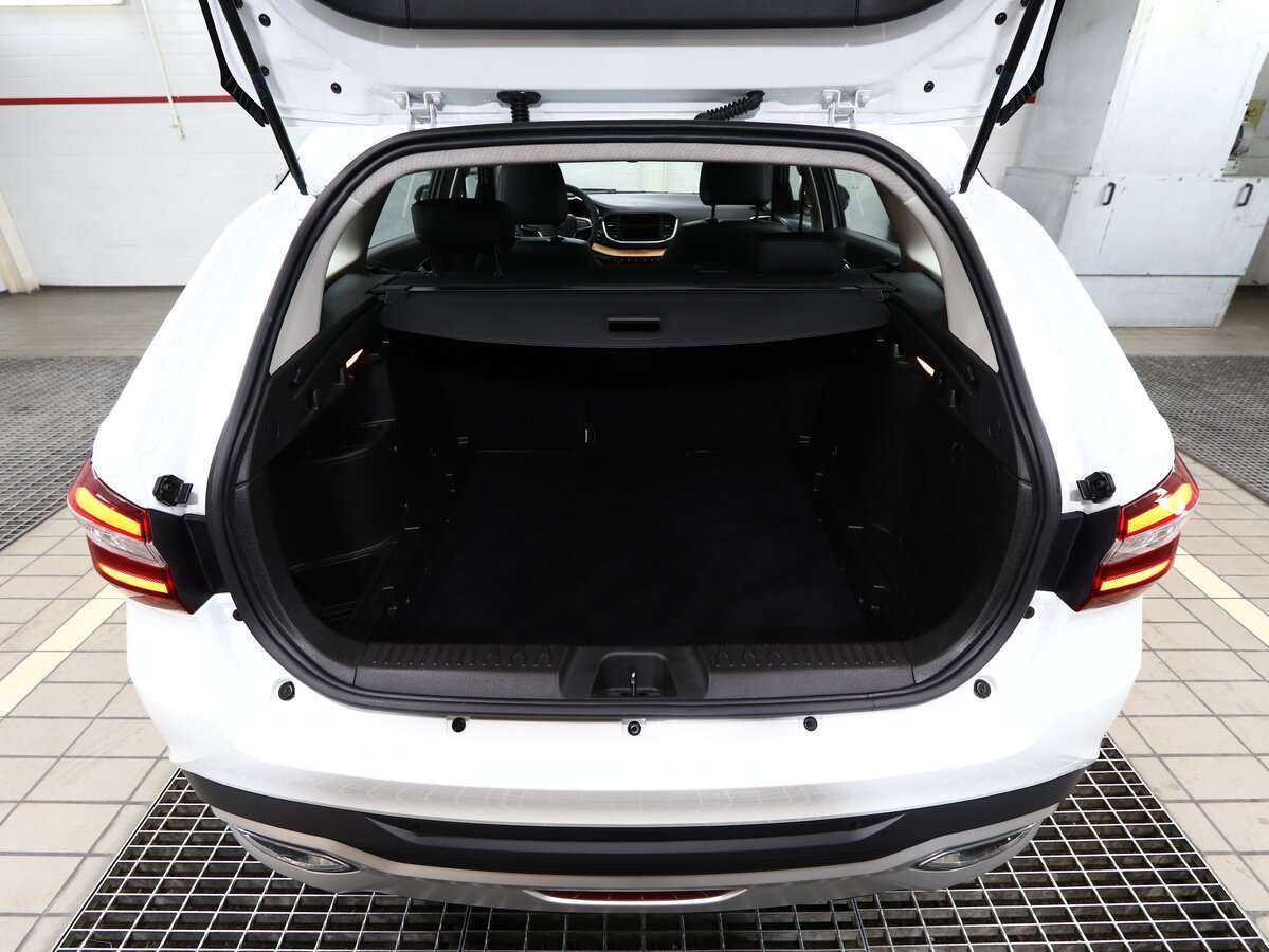 Lada (ВАЗ) Vesta SW Cross, 2023 - 2 300 км. | Фото №6