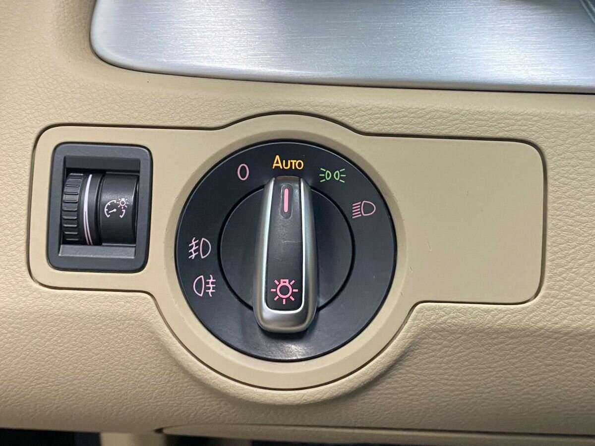 Volkswagen Passat, 2012 Фото №17