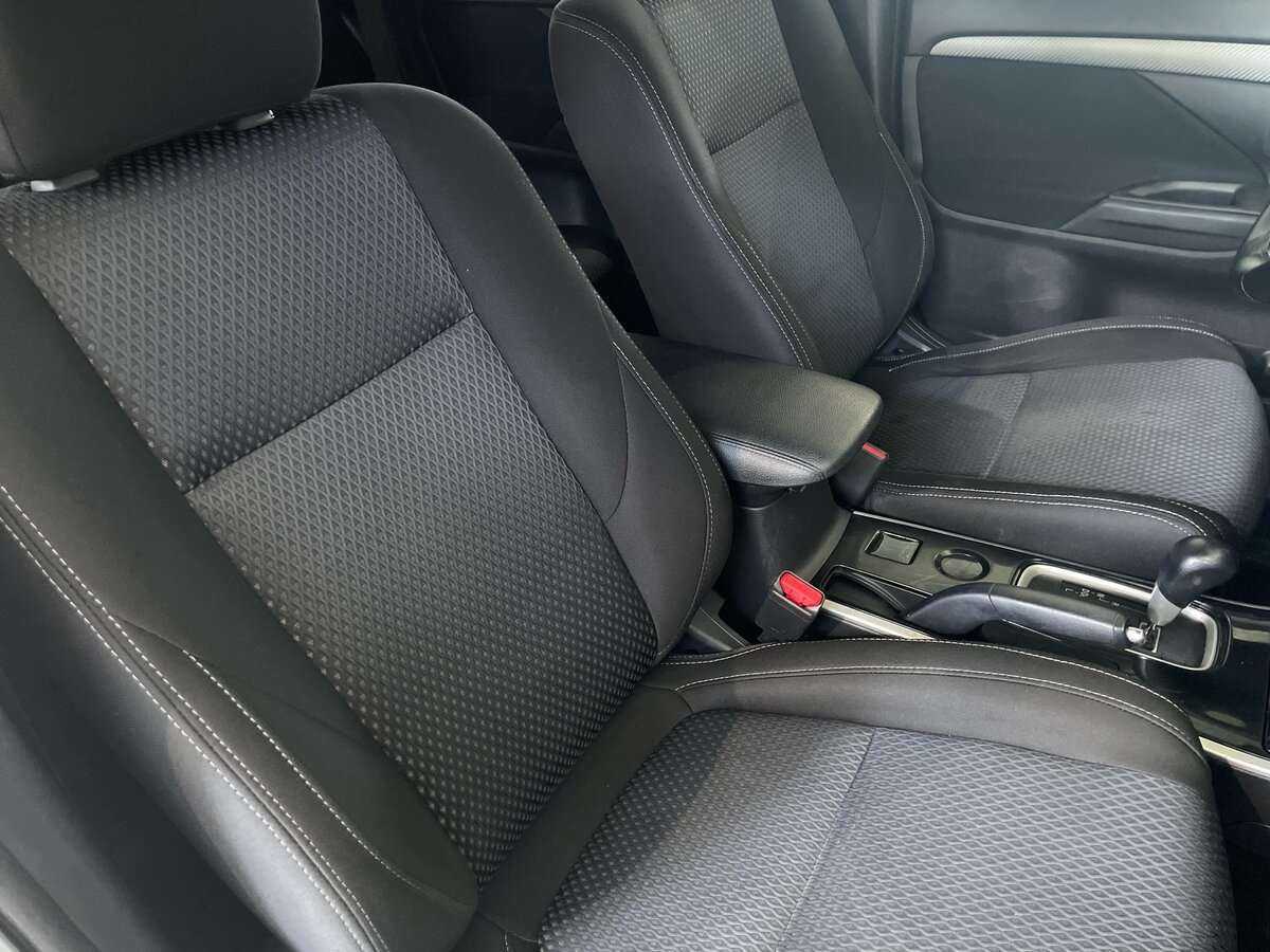 Mitsubishi Outlander, 2018 Фото №17