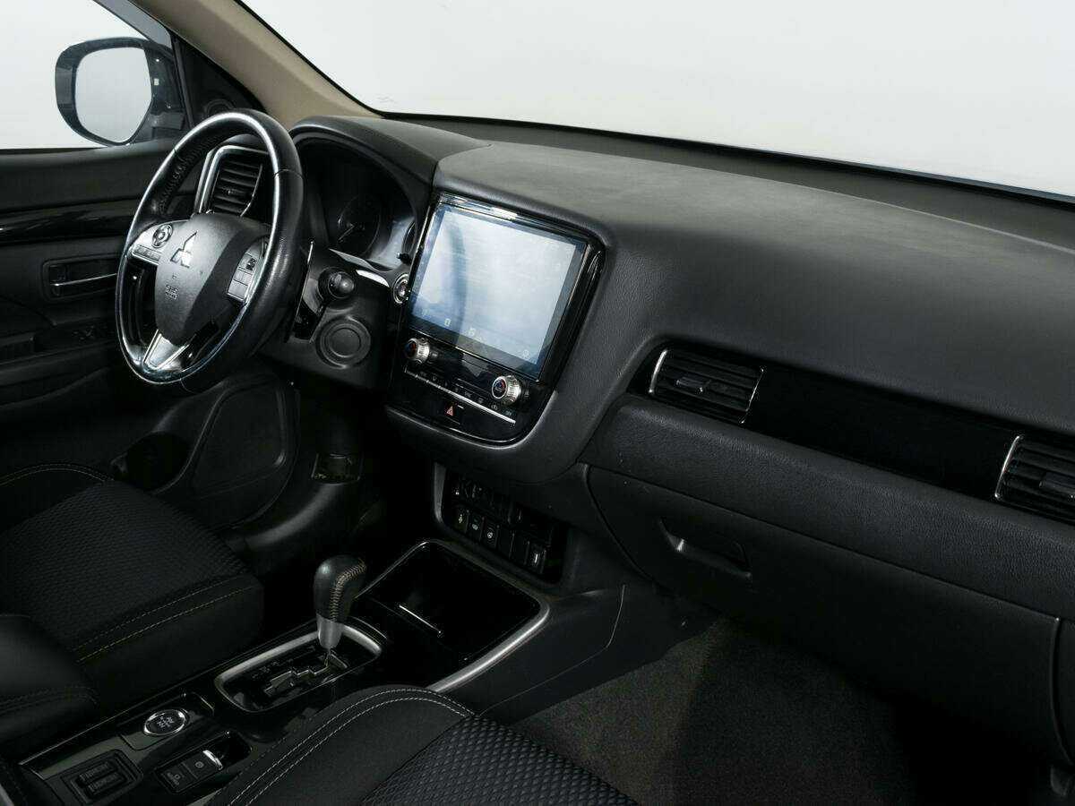 Mitsubishi Outlander, 2021 Фото №9
