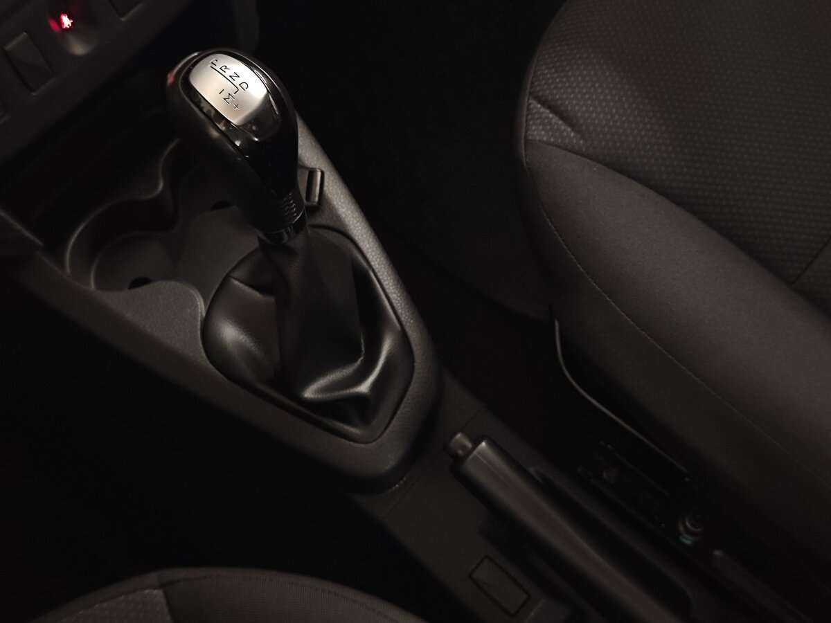 Renault Logan, 2019 Фото №16