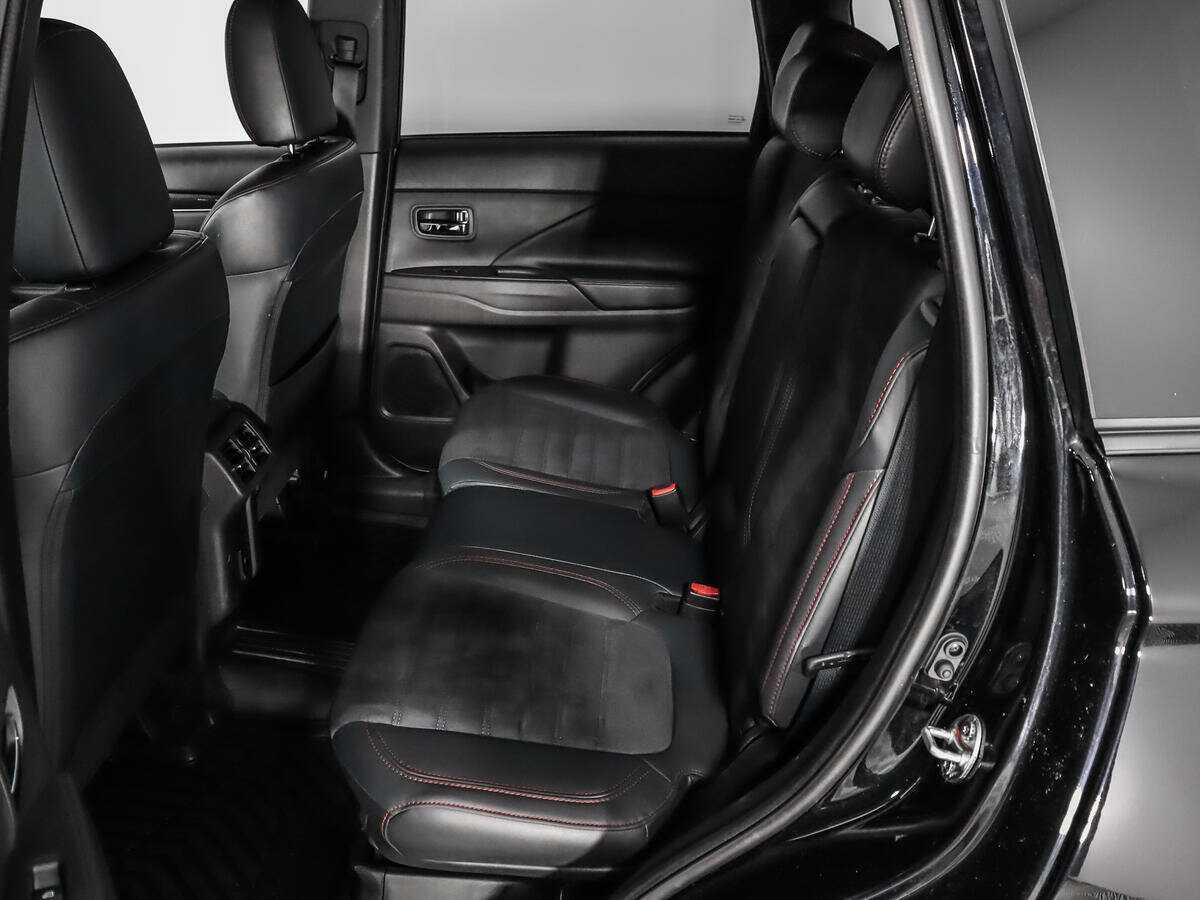 Mitsubishi Outlander, 2021 Фото №12