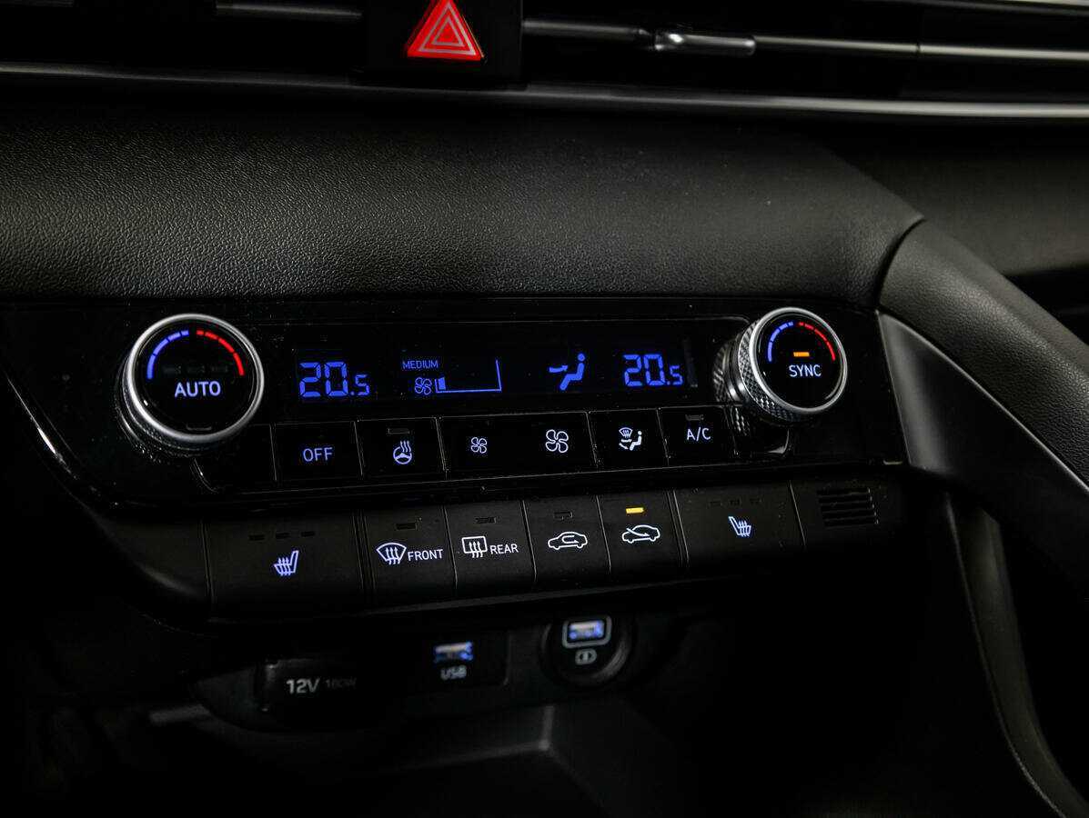 Hyundai Elantra, 2020 Фото №17