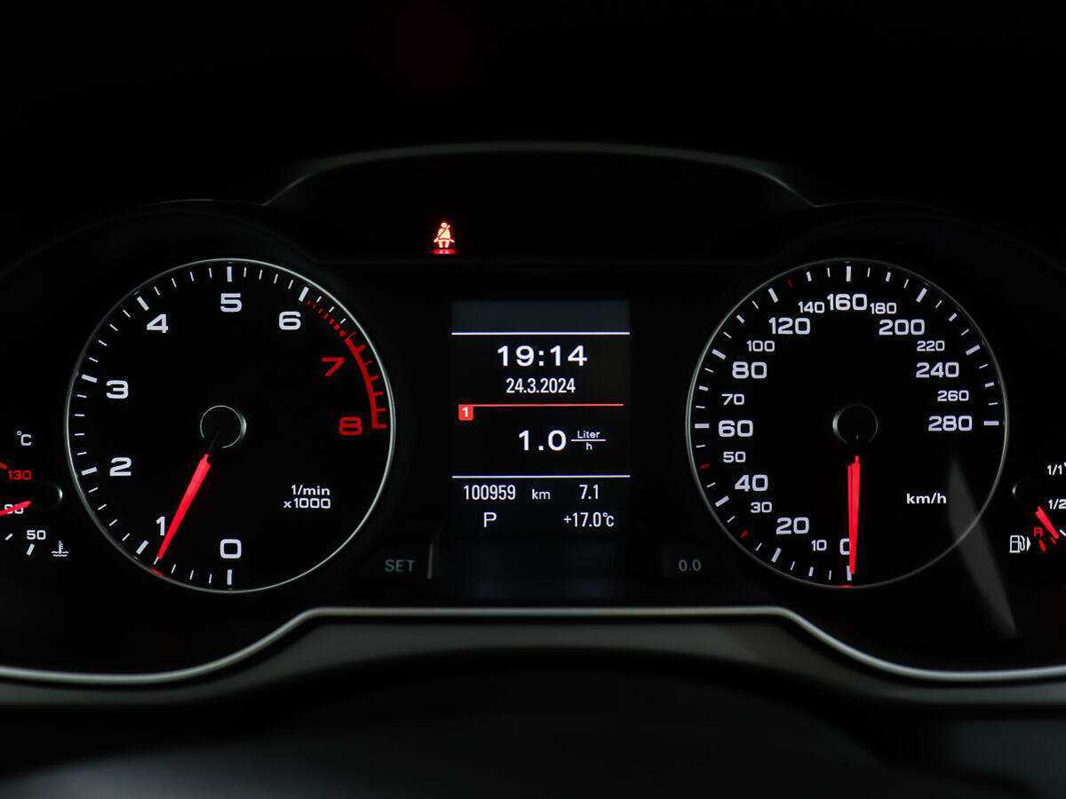 Audi A4, 2012 Фото №14