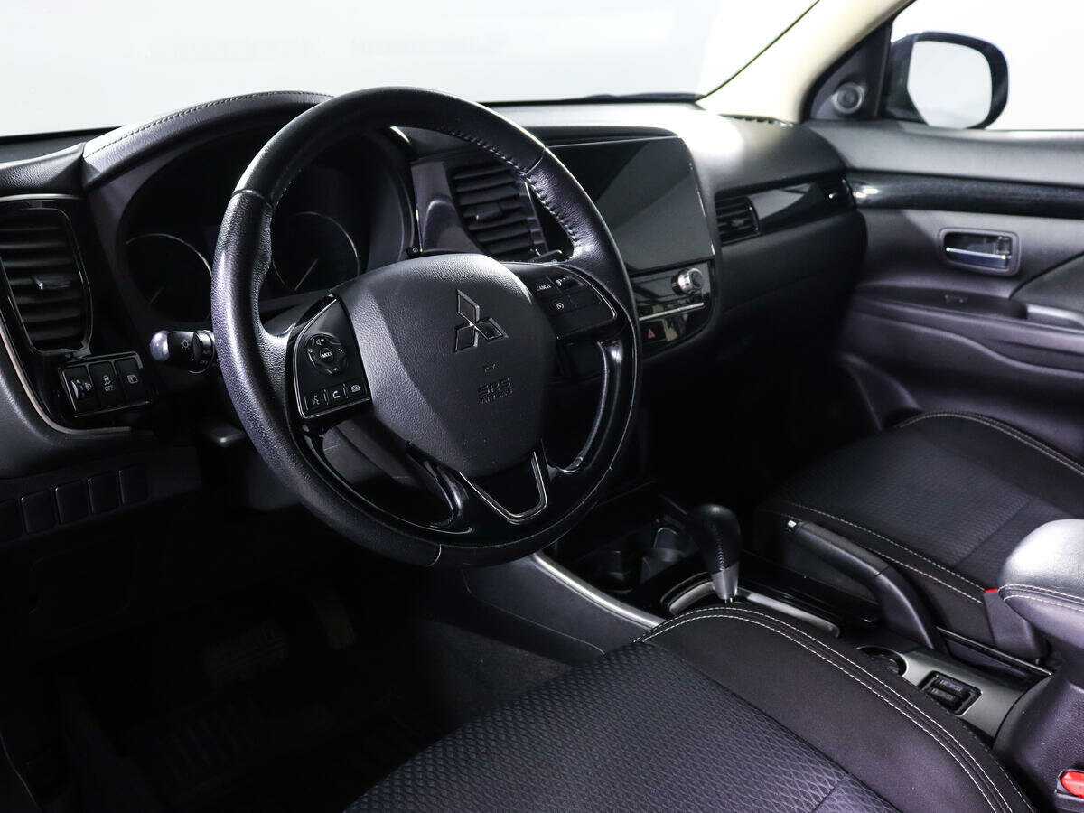 Mitsubishi Outlander, 2021 Фото №12