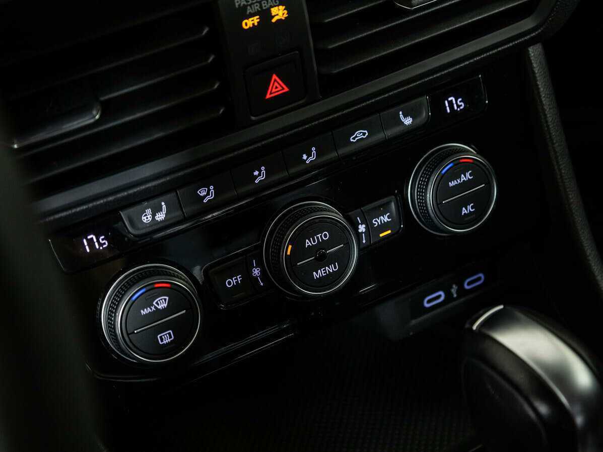 Volkswagen Jetta, 2020 Фото №16