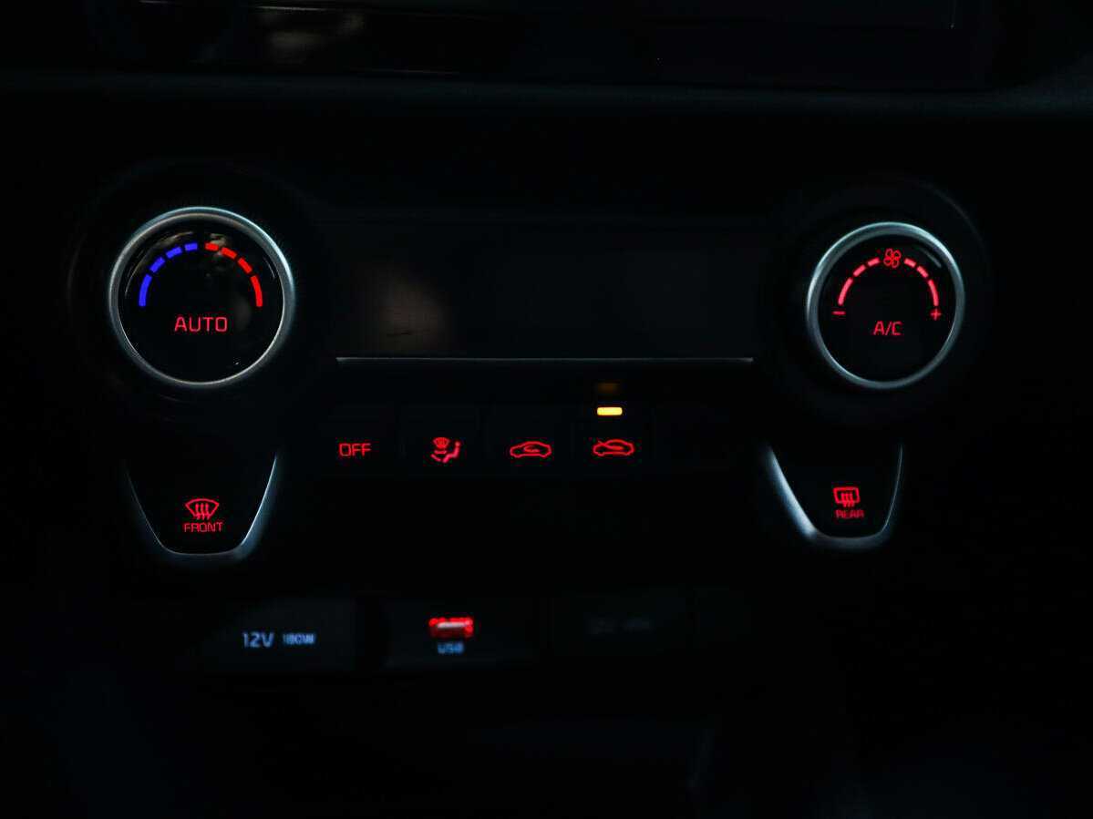 Kia Rio, 2020 Фото №15