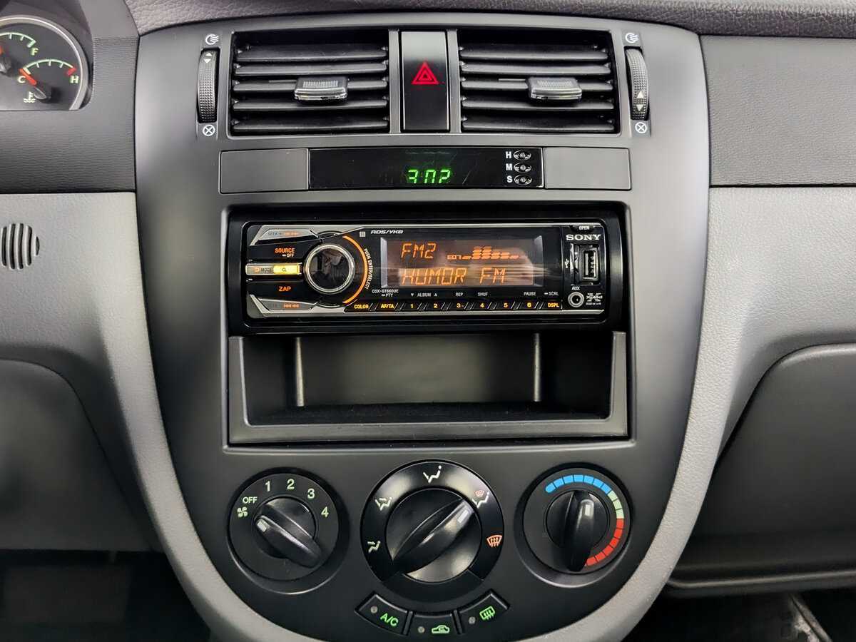 Daewoo Gentra, 2014 Фото №13