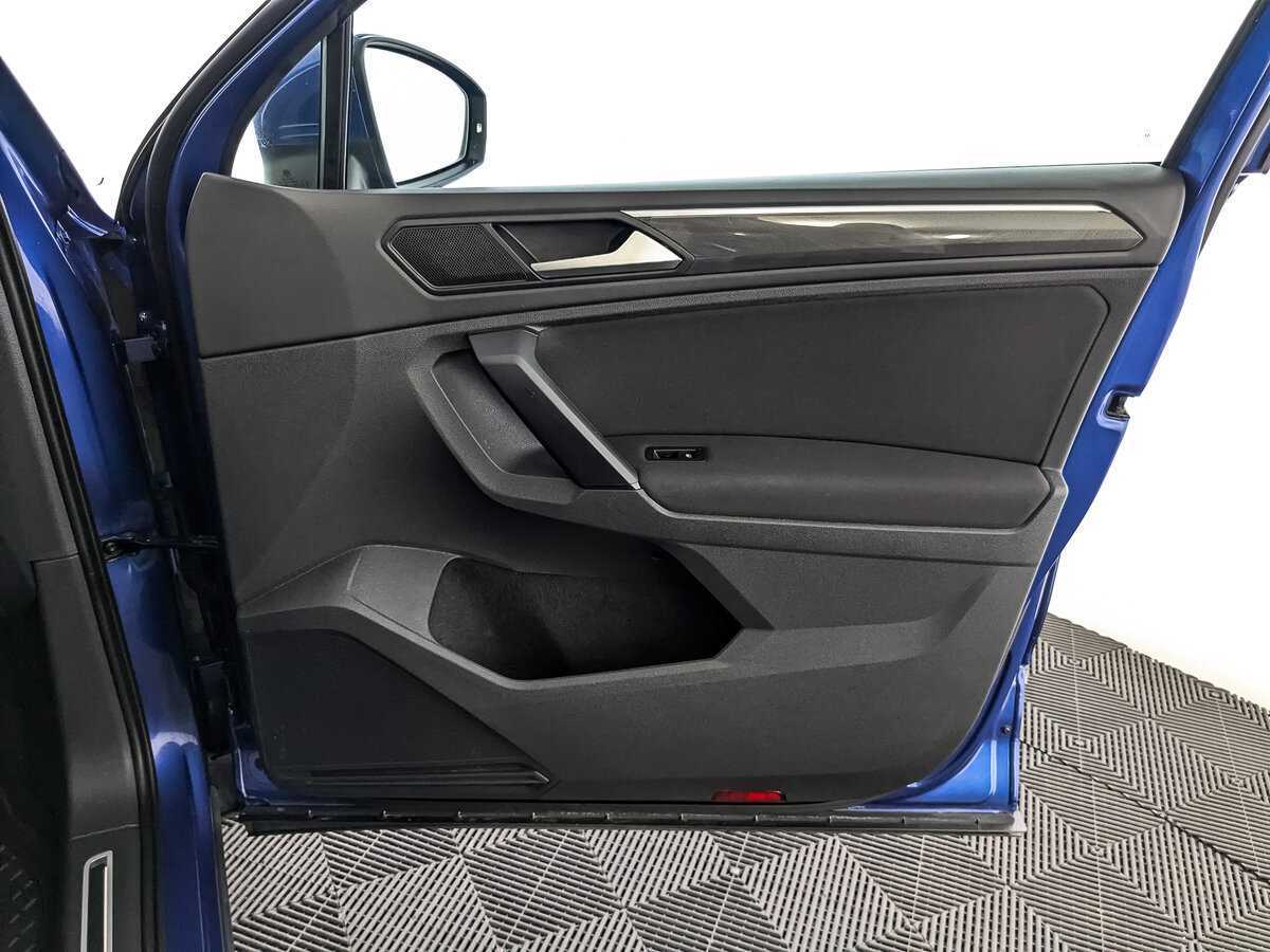 Volkswagen Tiguan, 2018 Фото №21