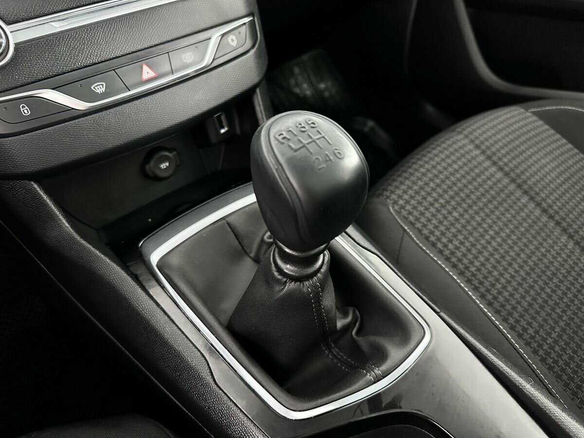 Peugeot 308, 2018 Фото №13