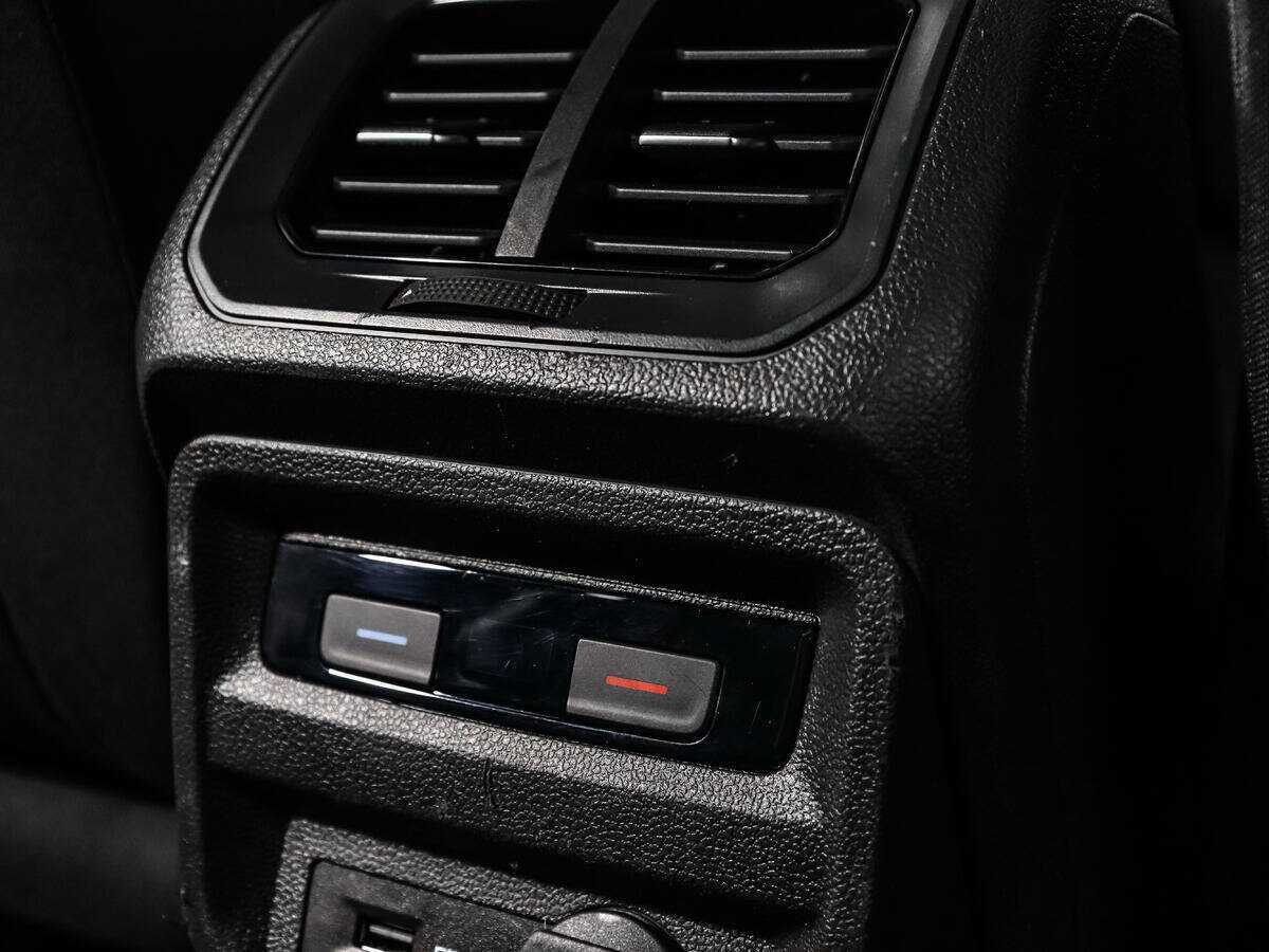 Volkswagen Tiguan, 2019 Фото №12