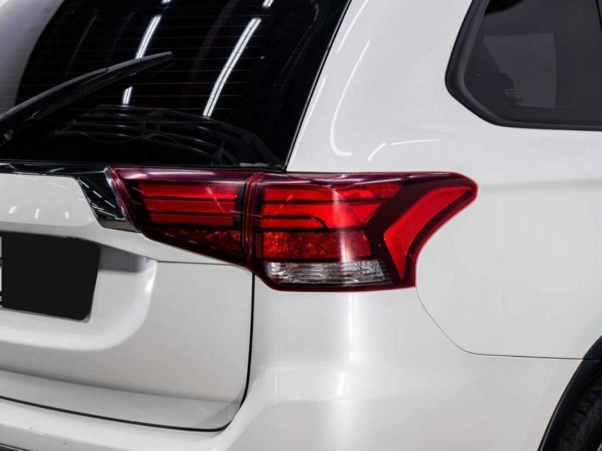 Mitsubishi Outlander, 2018 Фото №24