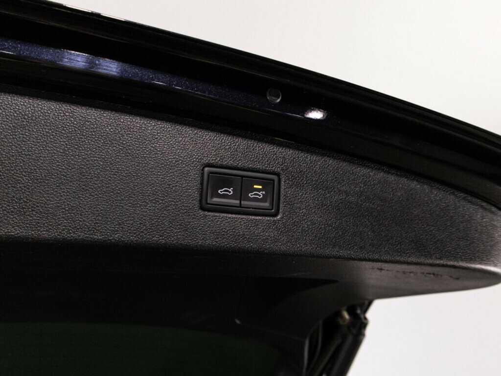 Volkswagen Tiguan, 2018 Фото №15