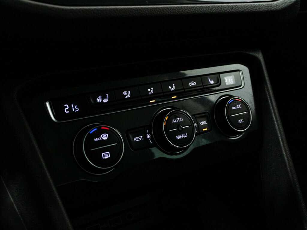 Volkswagen Tiguan, 2018 Фото №18