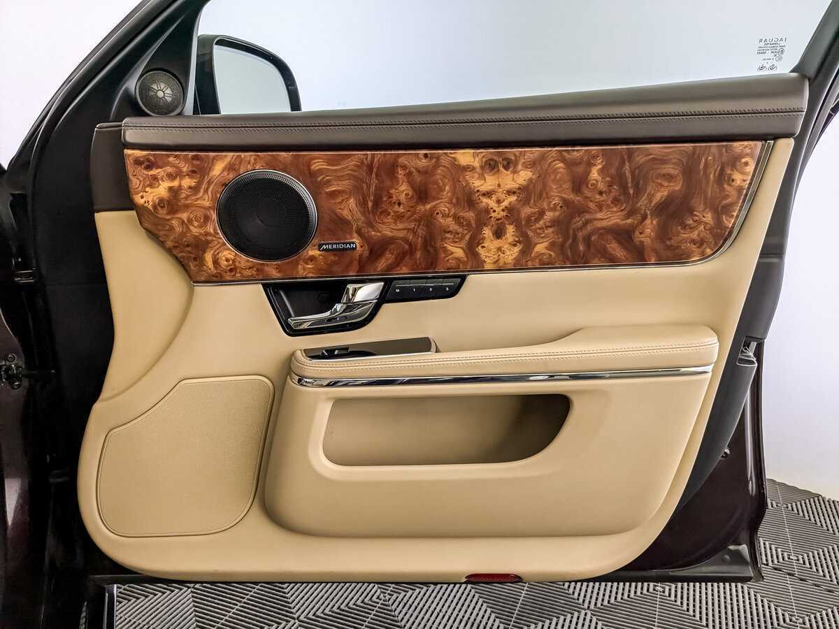 Jaguar XJ, 2012 Фото №24