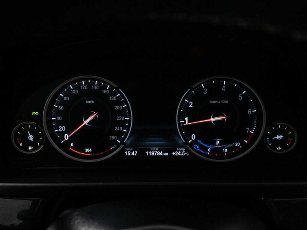 BMW 5 серии 520i, 2016 Фото №12