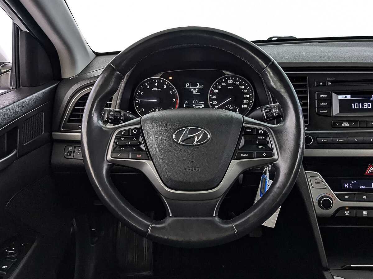 Hyundai Elantra, 2018 Фото №21