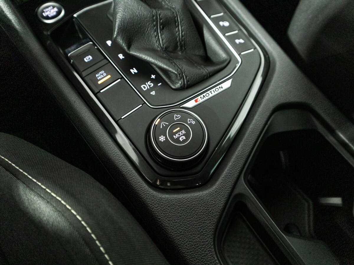 Volkswagen Tiguan, 2018 Фото №18