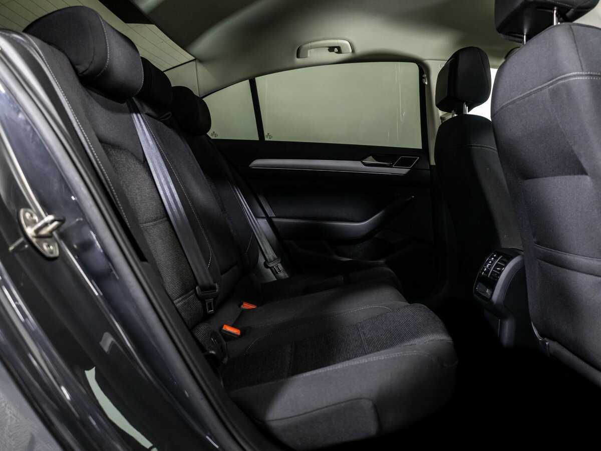 Volkswagen Passat, 2018 Фото №9