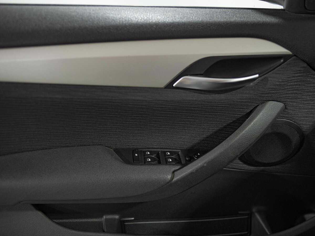 BMW X1 20i, 2014 Фото №11