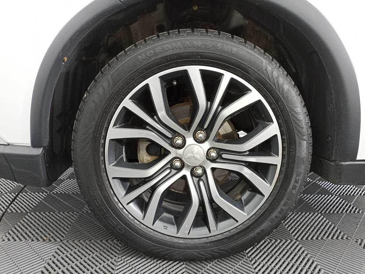 Mitsubishi Outlander, 2017 Фото №16