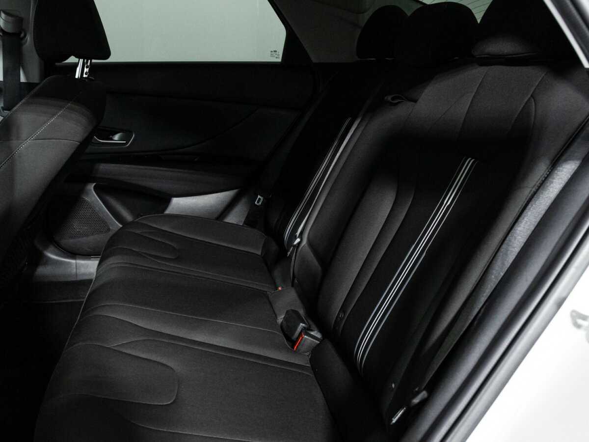 Hyundai Elantra, 2021 Фото №10