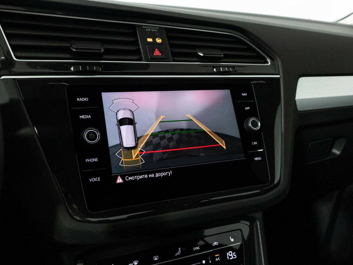 Volkswagen Tiguan, 2021 Фото №16