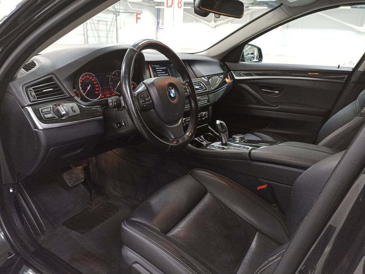 BMW 5 серии 530d xDrive, 2016 Фото №16