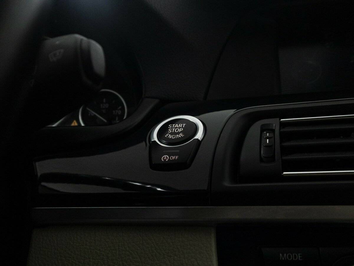 BMW 5 серии 528i xDrive, 2013 Фото №24