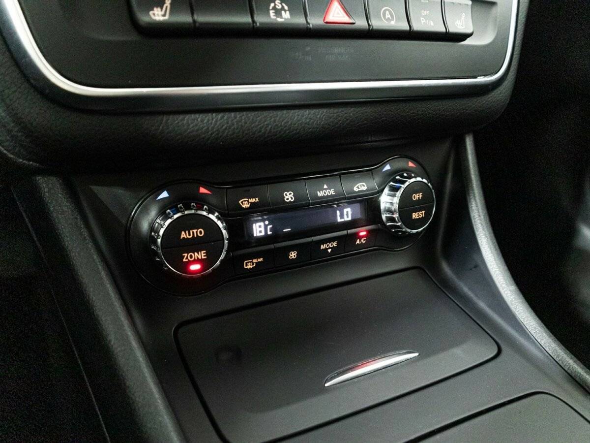 Mercedes-Benz CLA 200, 2015 Фото №15