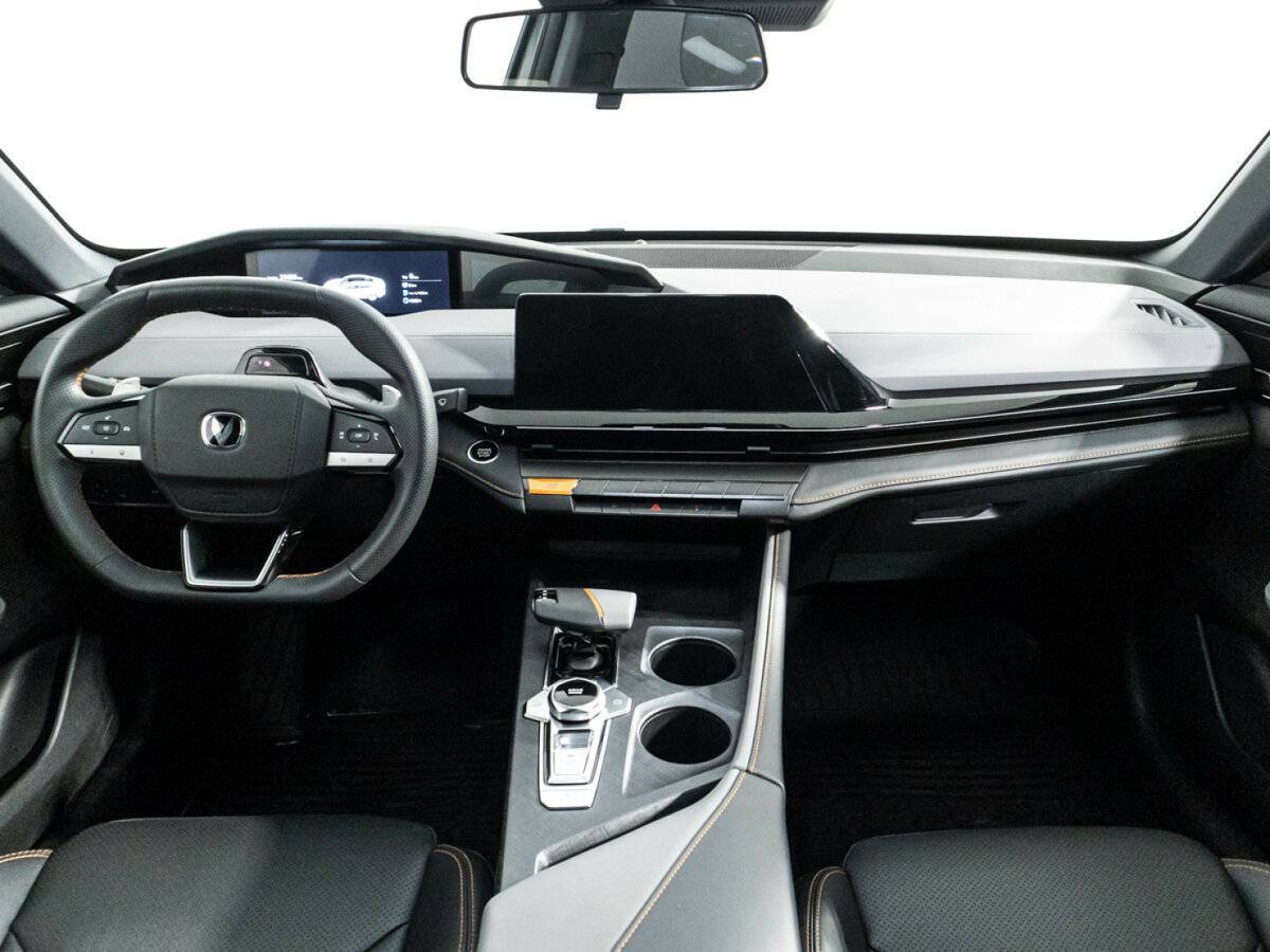 Changan UNI-V, 2023 Фото №13