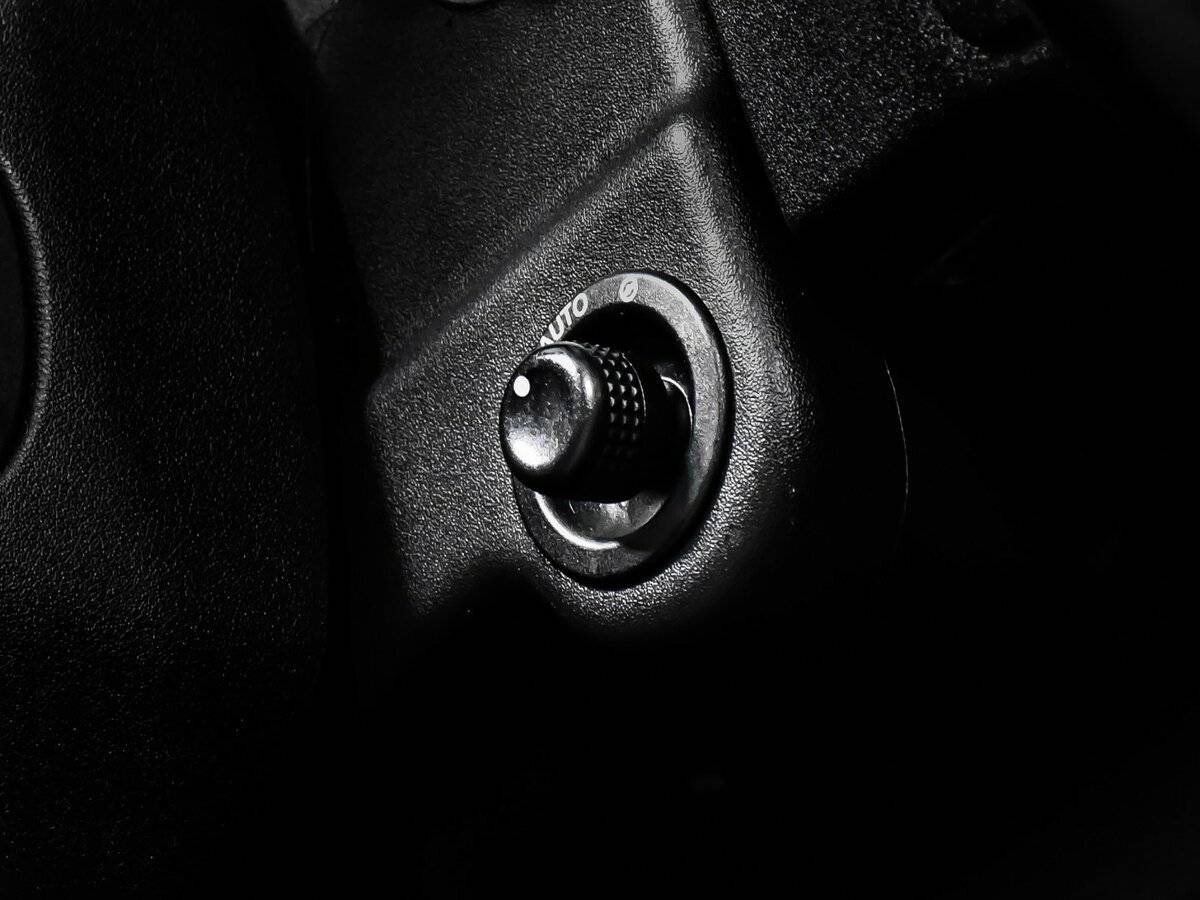 Land Rover Discovery IV Рестайлинг, 2013 Фото №20