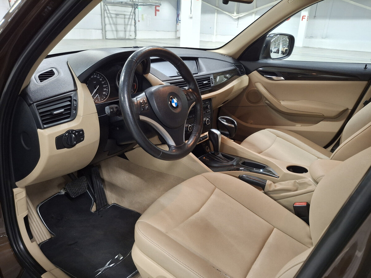 BMW X1 20d I (E84), 2012 Фото №16
