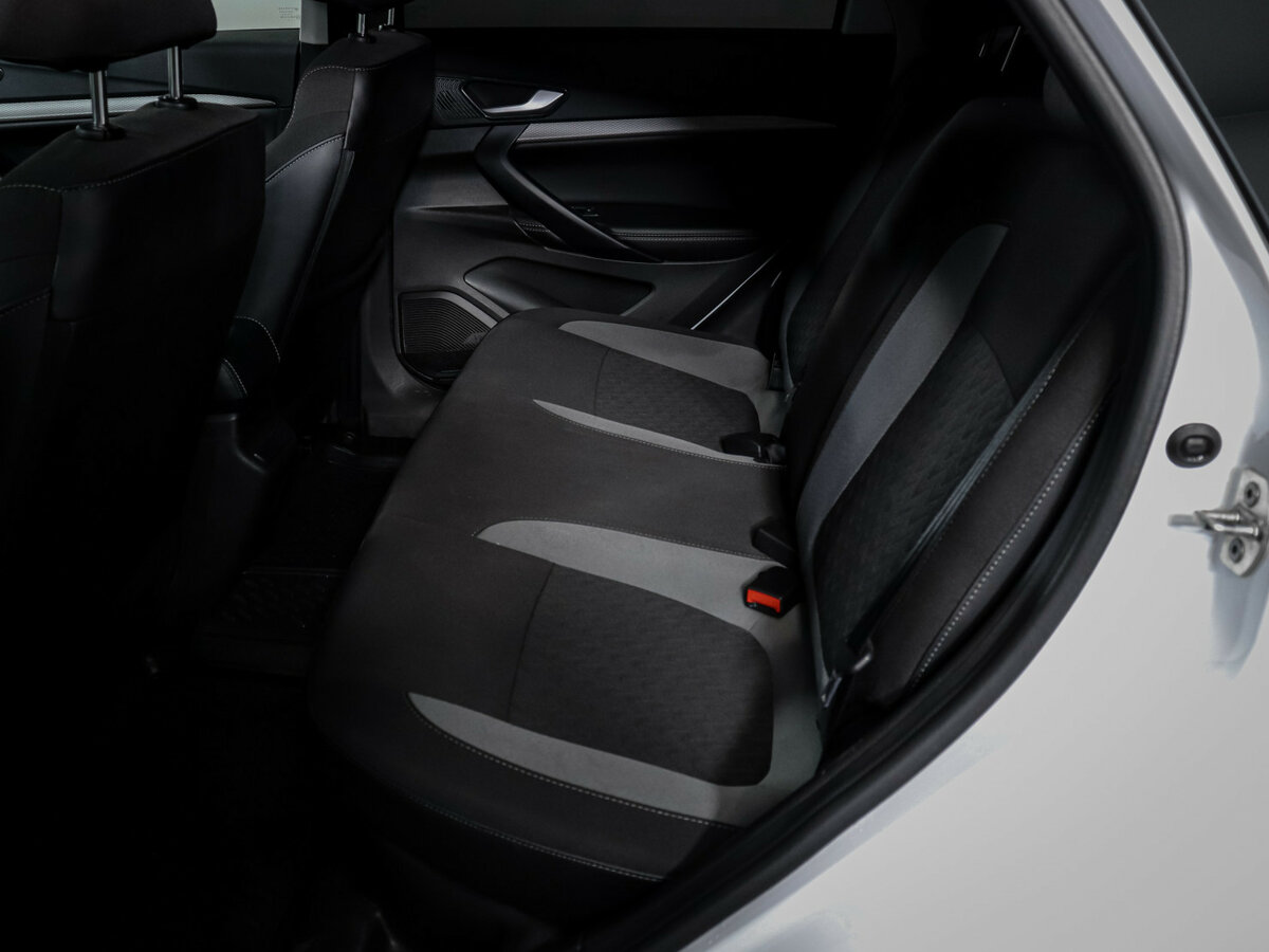 Lada (ВАЗ) Vesta I Рестайлинг (NG), 2023 - 32 300 км. | Фото №8