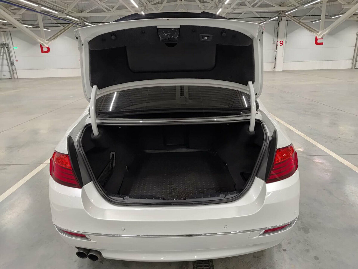 BMW 5 серии 530d xDrive VI (F10/F11/F07) Рестайлинг, 2016 Фото №10